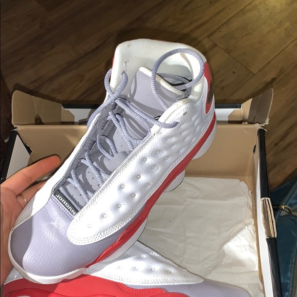 Air Jordan Chicago 13s 2017 release - Picture 2 of 3